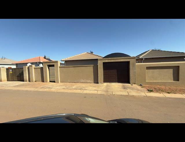 2 BEDROOM HOUSE FOR SALE IN LEHAE